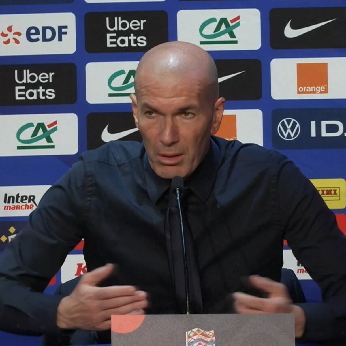 Zidane es único: cómo elogiar a una de tus máximas estrellas sin decir ni mú