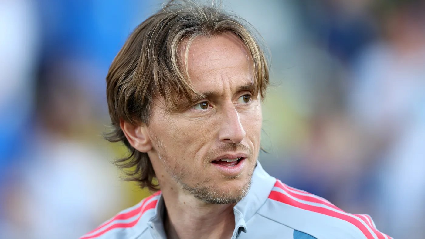 Modrić : Le Real Madrid ne doit pas paniquer malgré 6 points de retard sur le Barça, l'équipe peut renverser la situation