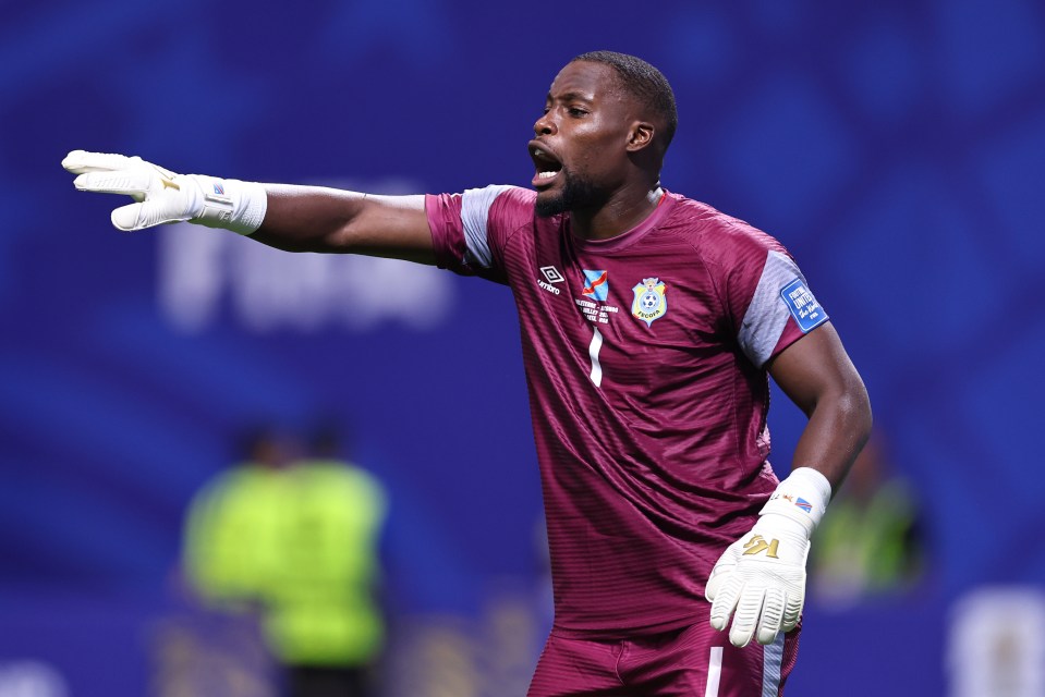 The Sun: El portero de la RD Congo que casi detiene a Inglaterra en el Mundial no era elegible
