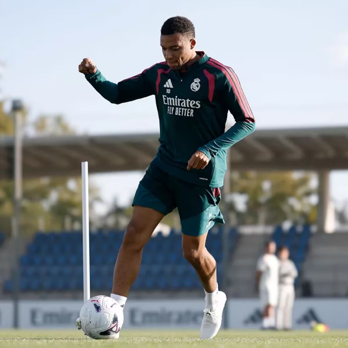 Mourinho gestiona a Mbappé