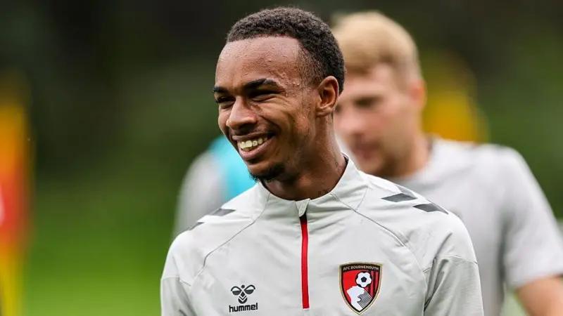 Giornalista: L'attaccante del Bournemouth Crupi dovrebbe rientrare a novembre, il club non intende cederlo a gennaio