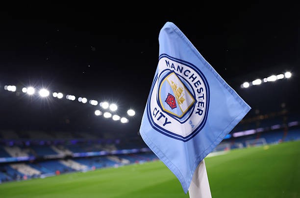 Sky: UEFA decidirá sobre Manchester City após conclusão do processo disciplinar da Premier League