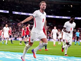 England 3-0 Czech Republic: Harry Kane marks record-equalling 125th cap with two goals and an assist in Nations League victory