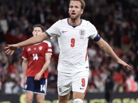 England 3-0 Czech: Kane scores double on record-equalling appearance