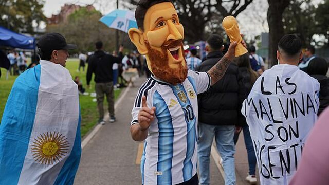 Argentina fans descend on Buenos Aires for glimpse of Lionel Messi as legend prepares for final game for his country