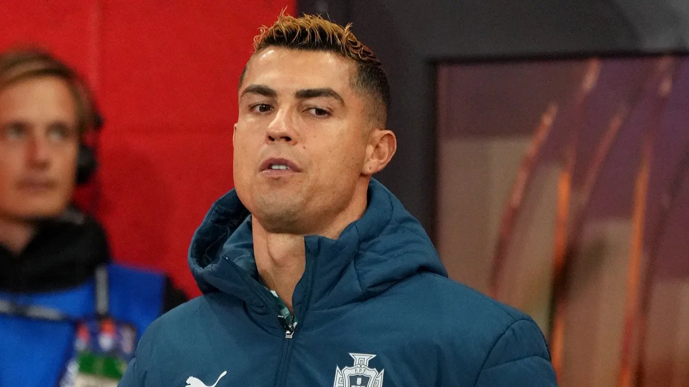 Cựu danh thủ Bồ Đào Nha Simões: Ronaldo có thể tiếp tục thi đấu cho đội tuyển quốc gia đến 49 tuổi