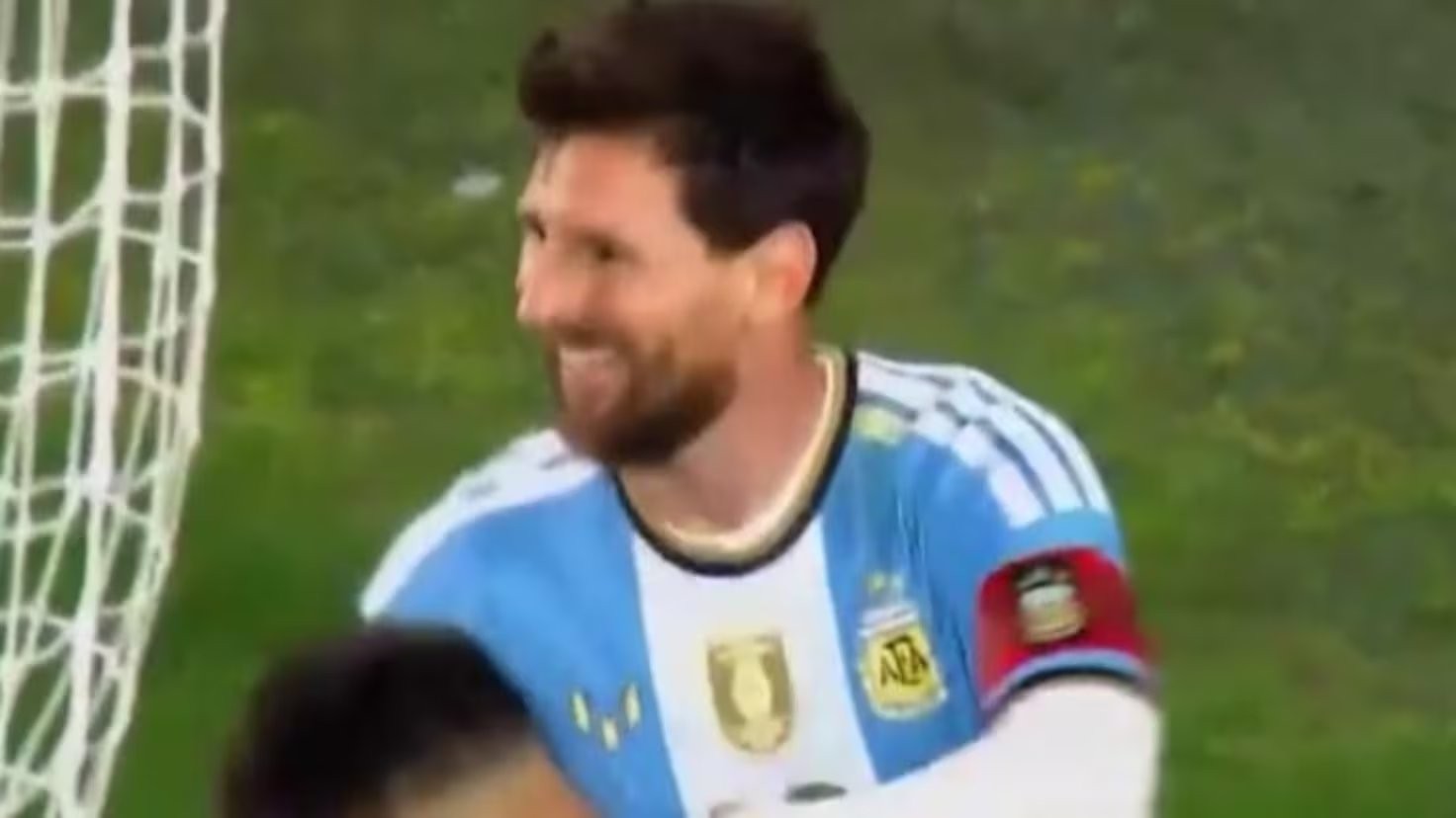 ¡Señoras y señores, el último gol de Messi con Argentina! El Monumental estalló enloquecido
