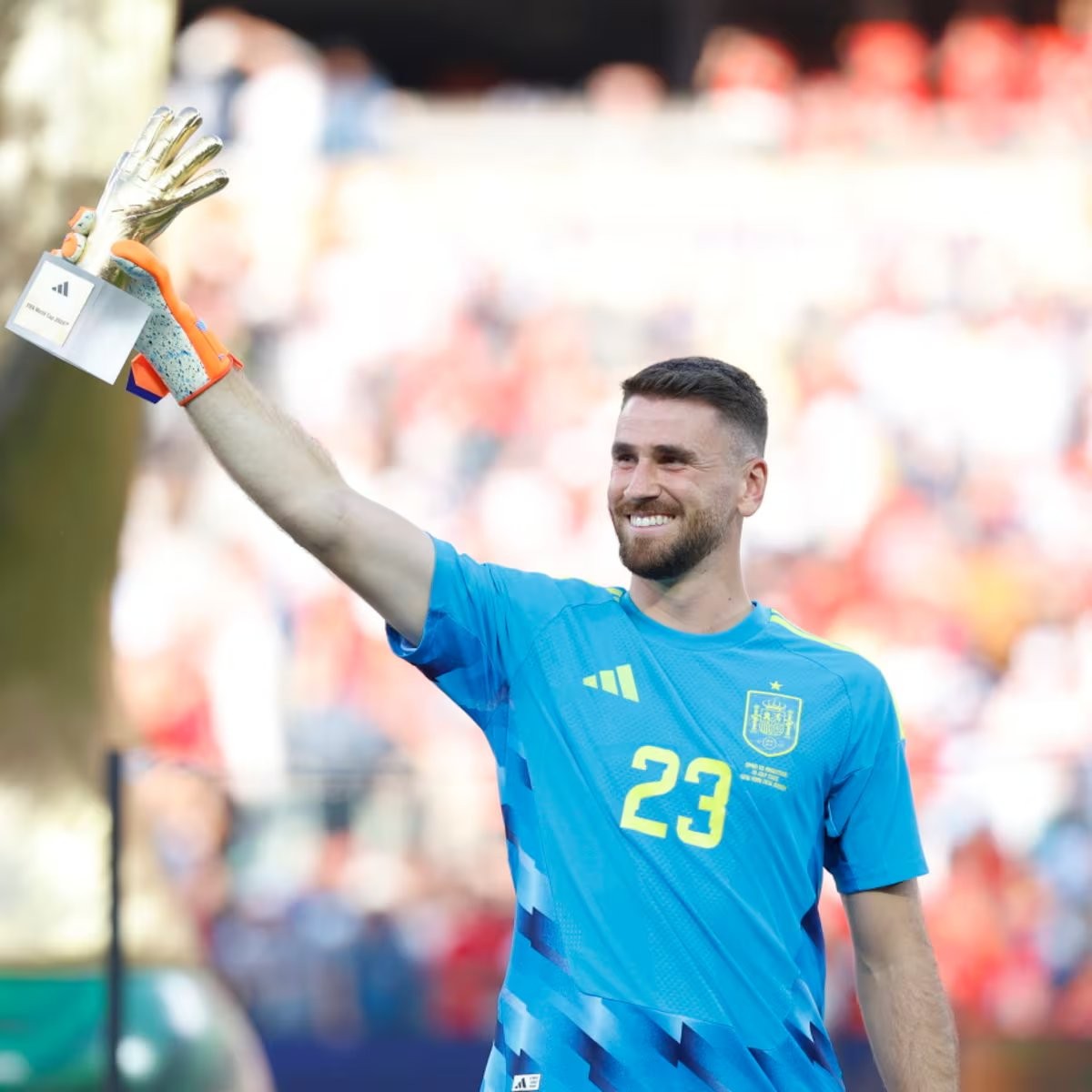 Unai Simón, del debate al trono mundial