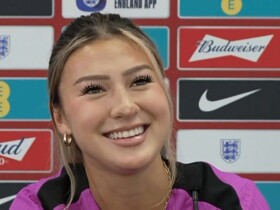 英格兰女足小将埃里卡：我爸是曼联铁杆，我的名字来自坎通纳