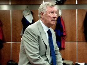 Sir Alex Ferguson broke down in tears after delivering bombshell to Man Utd players