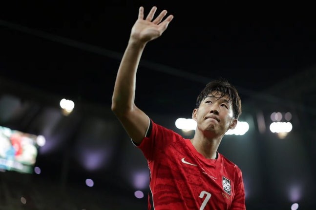 Son Heung-min: Es macht mich glücklich, dass die Fans auch in schwierigen Zeiten ins Stadion kommen, um uns anzufeuern