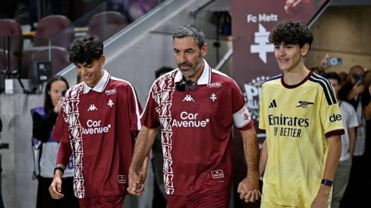 Lendas como Wenger, Henry e Vieira presentes em jogo de homenagem a Pires com elenco de estrelas