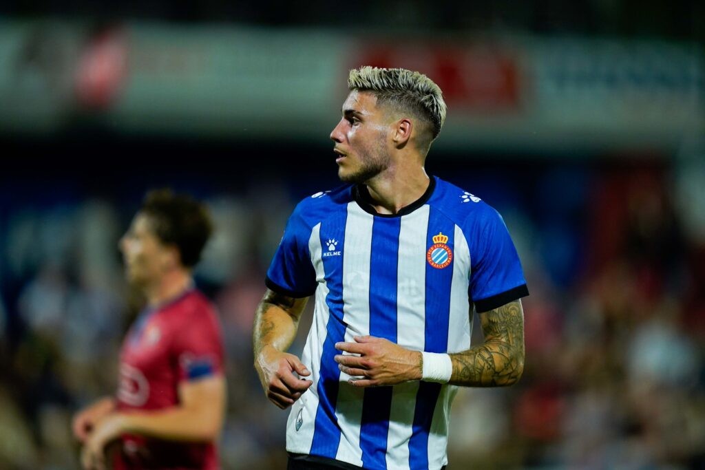 Media spagnola: Club della Bundesliga interessati a Roberto Fernández, clausola rescissoria a 30 milioni