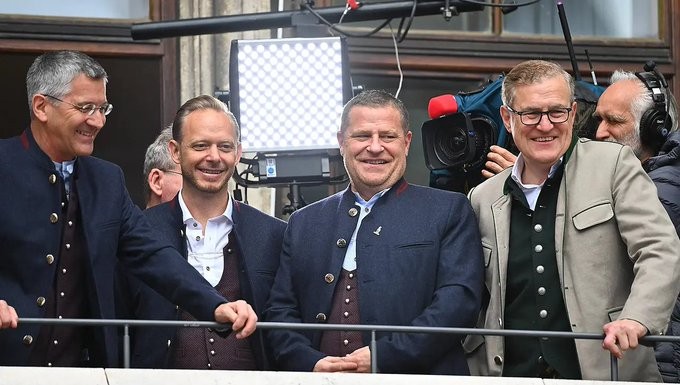 Reporter: Bayern-Führung wird jünger, Müller, Lahm und Neuer könnten Positionen übernehmen