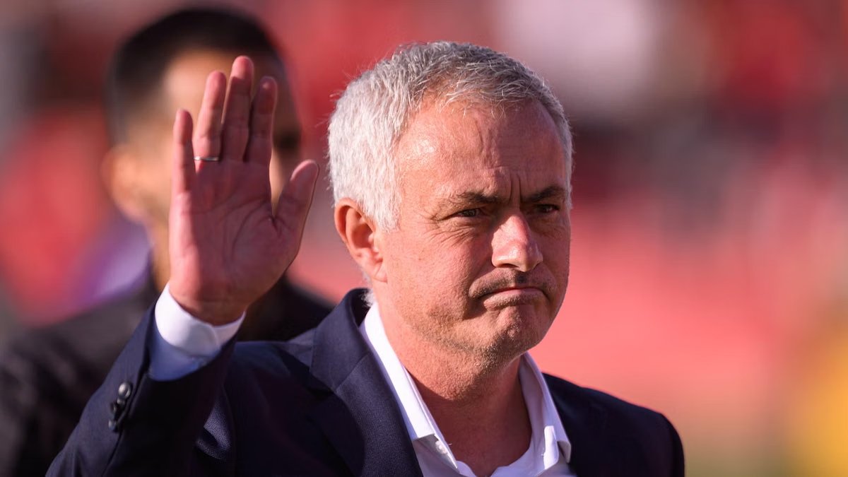 Mourinho : Mon aventure avec la Roma s'est terminée après Budapest, je n'espère qu'un respect en revenant