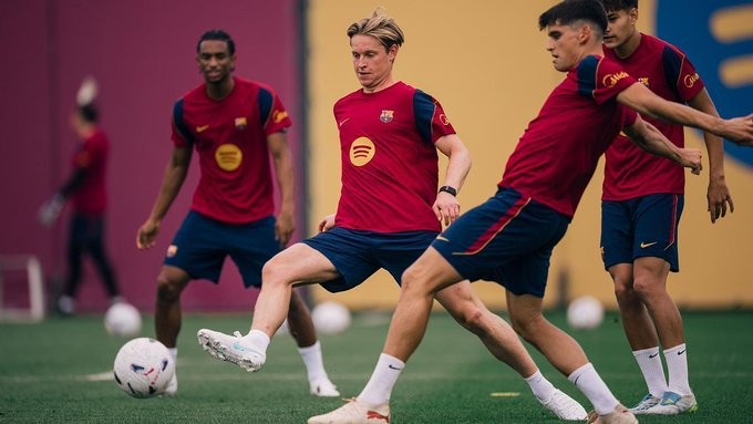Sport: Барселона не уверена в сроках восстановления Френки де Йонга, но есть прогресс