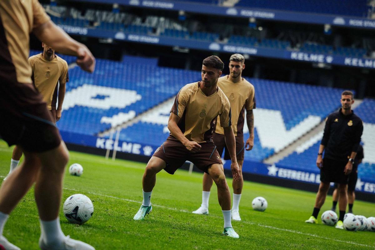 SPORT.es: Le capitaine de l'Espanyol, Puado, de retour dans le groupe après 271 jours d'absence