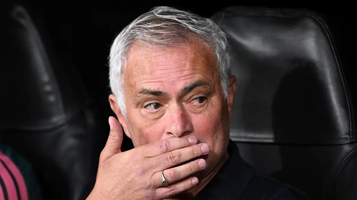 Mourinho brinca sobre caso financeiro do Man City: "Tenho mais de 60 anos, precisarei de sorte para ver a sentença final"