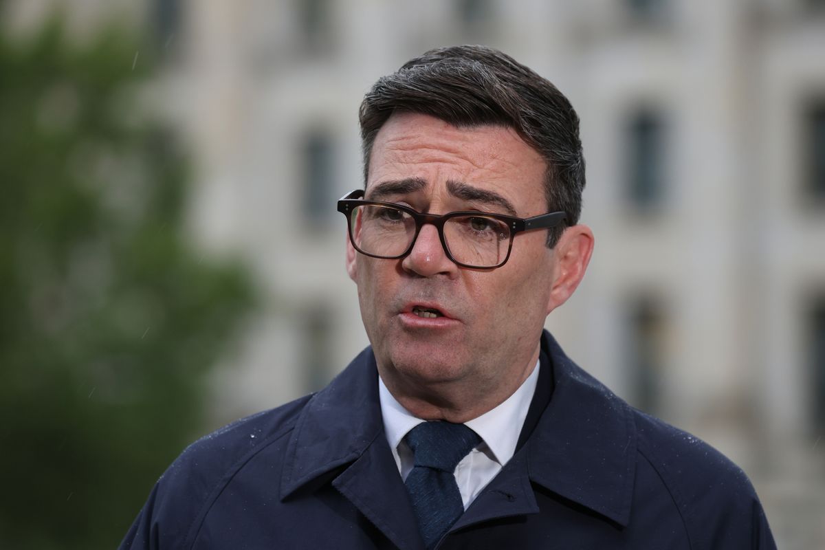 Primer Ministro Burnham niega haber minimizado la gravedad de las acusaciones contra el Manchester City