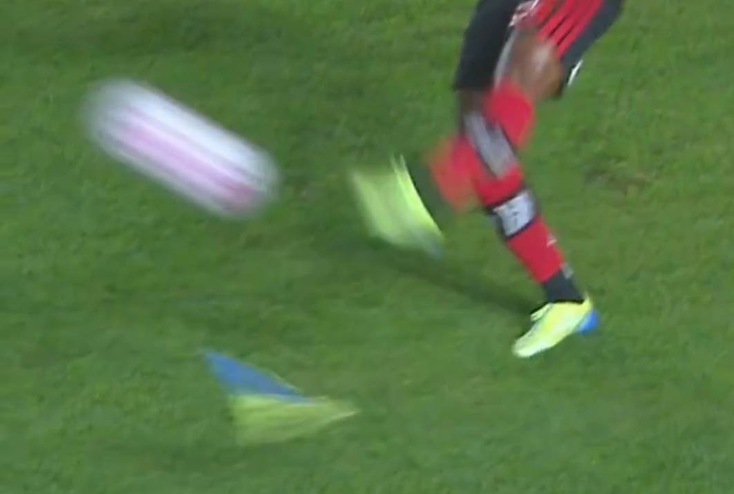 Sole Incident! Brazilian Defender's Boot Sole Flies Off During Clearance