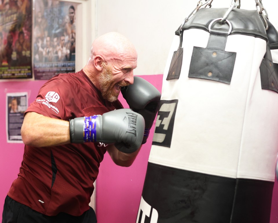 Ex-jogador do West Ham Collins: Drogba foi meu adversário mais difícil; Bale, o melhor companheiro