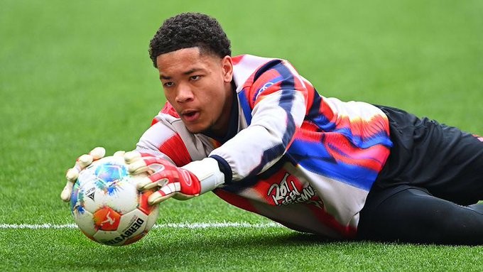 Sky Germany: Peretz-Bayern extension talks stall, player doubts role as no. 1 keeper