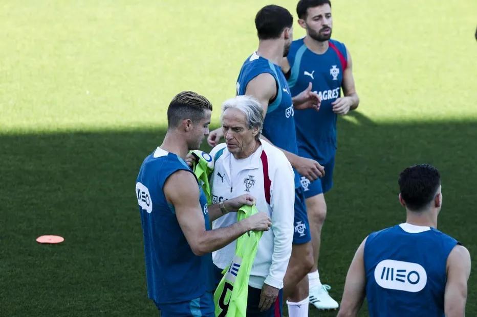Portuguese Media: Jorge Jesus could face disciplinary action over alleged misconduct toward Ronaldo