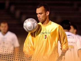 30 years on, this ridiculous goalkeeper free-kick still defies belief