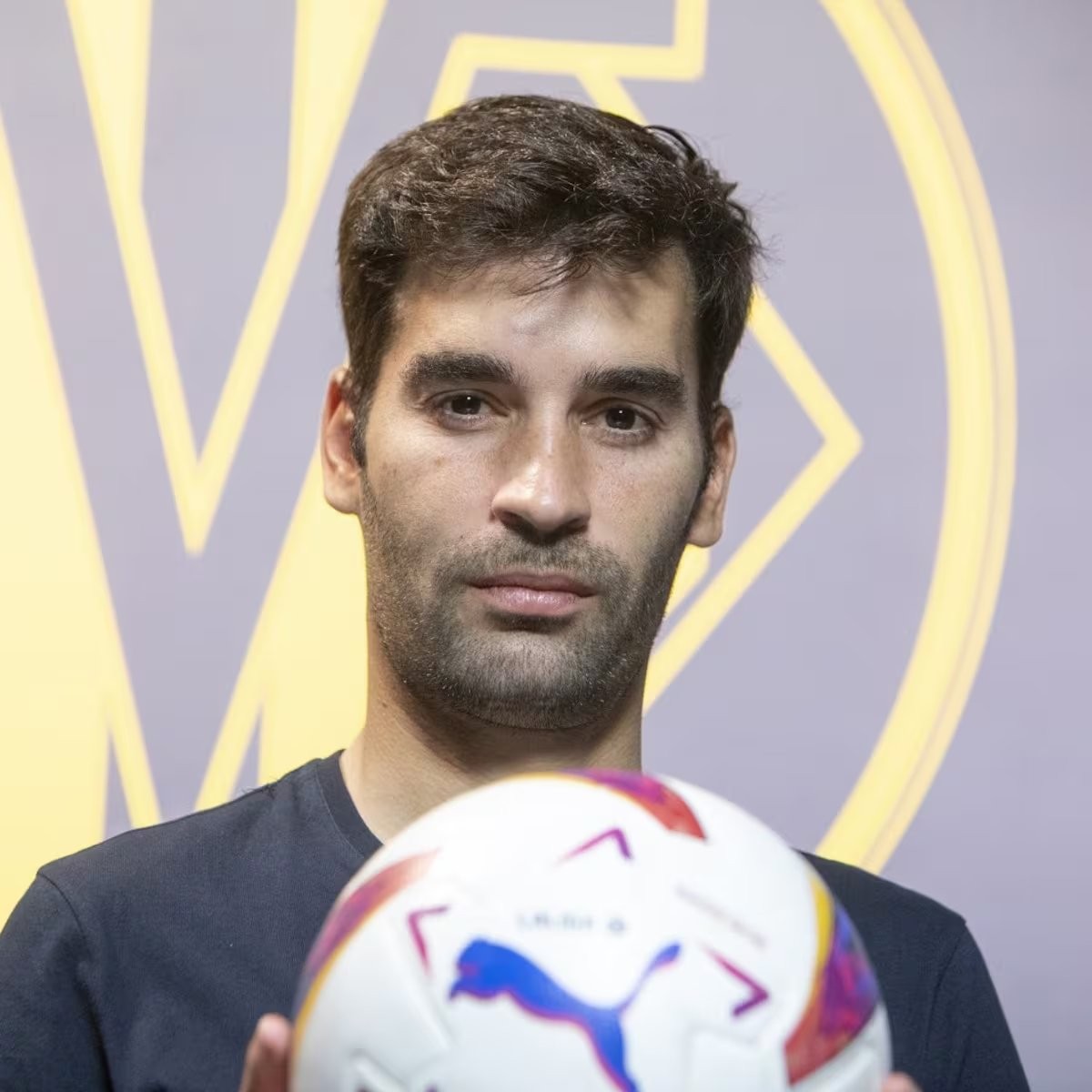 Manu Trigueros: “El Villarreal tiene calidad arriba y el Madrid deja espacios...”