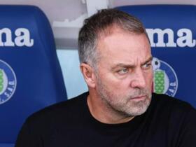 每体：巴萨有望追平队史西甲最佳开局，但上一次8连胜最终丢冠
