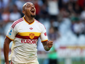 Malen says Roma can 'do something special' ahead of crunch meeting with Como