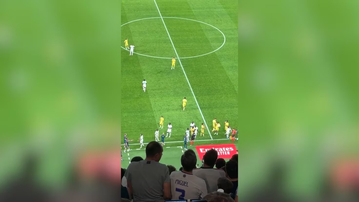 La secuencia completa tras la roja que no se vio por TV: por esto expulsó al ayudante de Mourinho