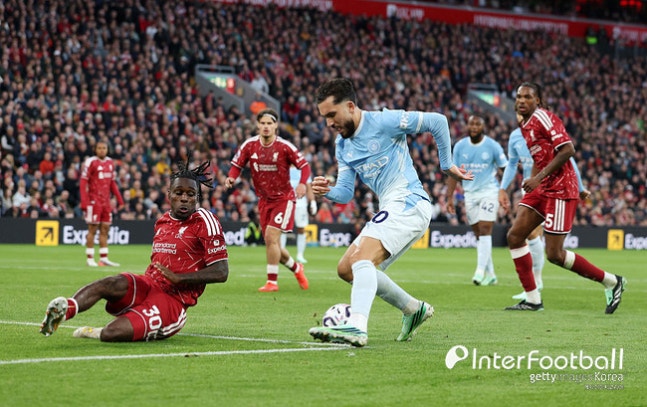 Carragher critica Frimpong: "Dovrebbe parlare meno, è completamente fuori forma"