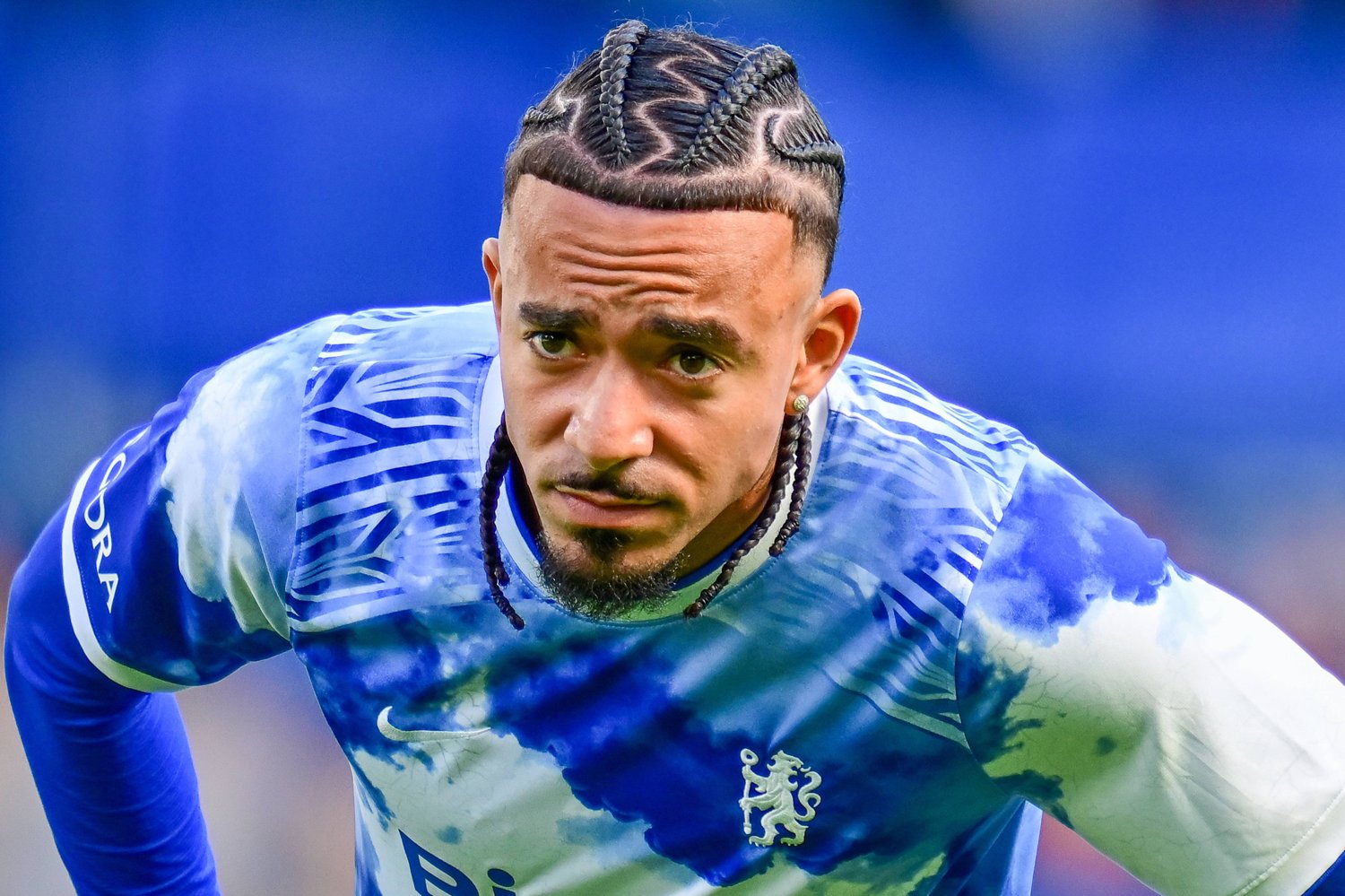 Sky: Chelsea will Gustos Preisschild von 75 Millionen Pfund senken, Spieler zieht Verbleib aber vor