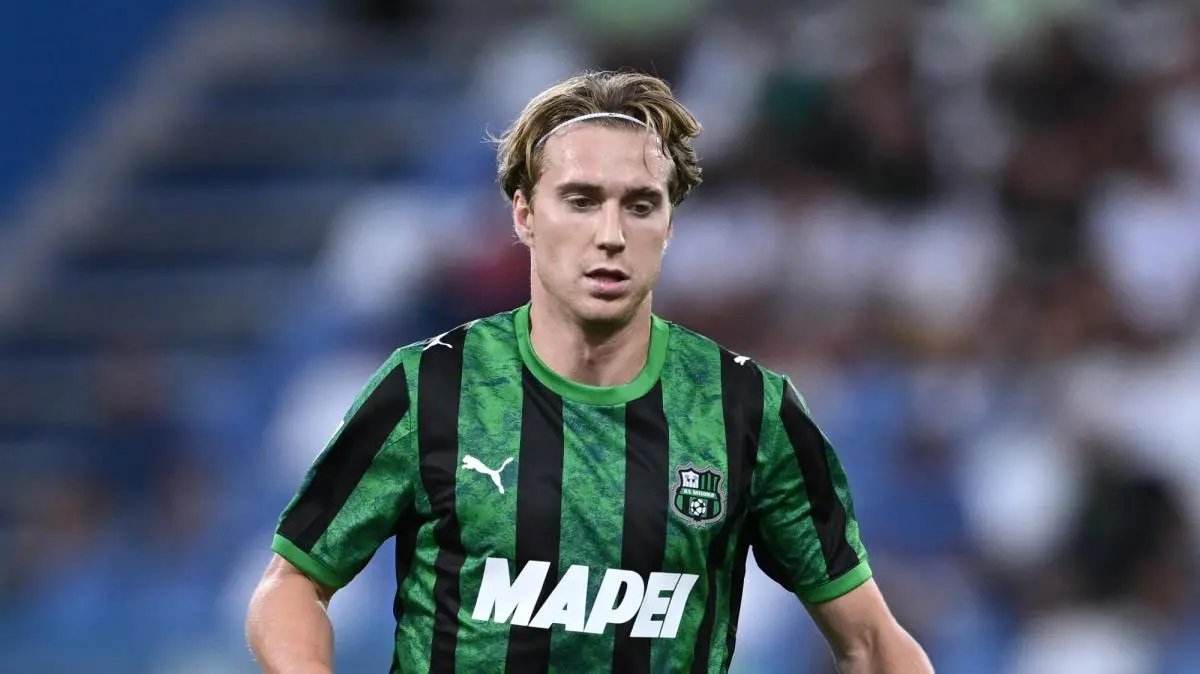Meio-campista do Sassuolo sobre gol anulado: O árbitro apitou muito cedo, não acho que foi falta