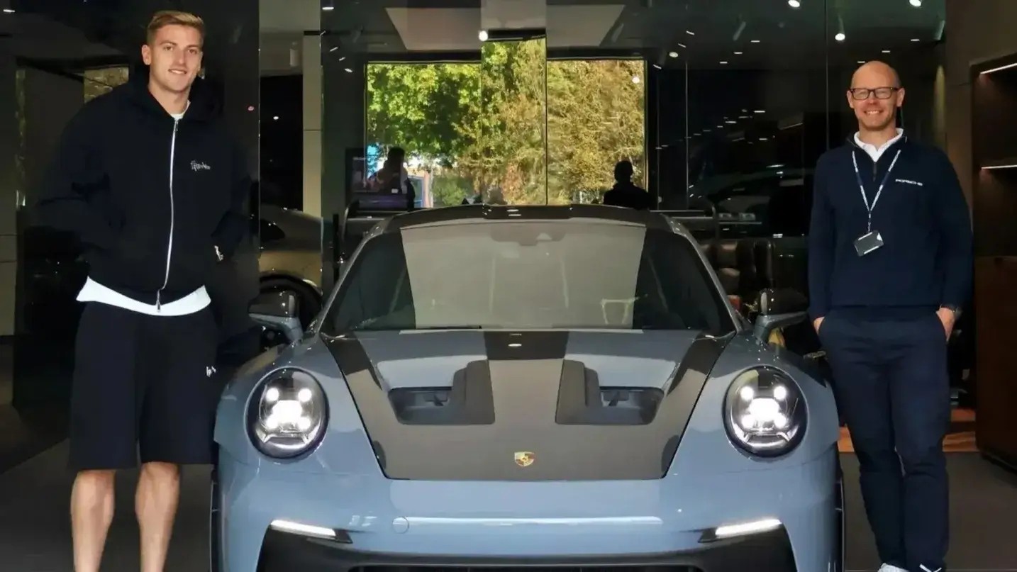 The Sun: Лиам Делап приобрел Porsche 911 GT3 RS за 220 тысяч фунтов стерлингов с максимальной скоростью 296 км/ч