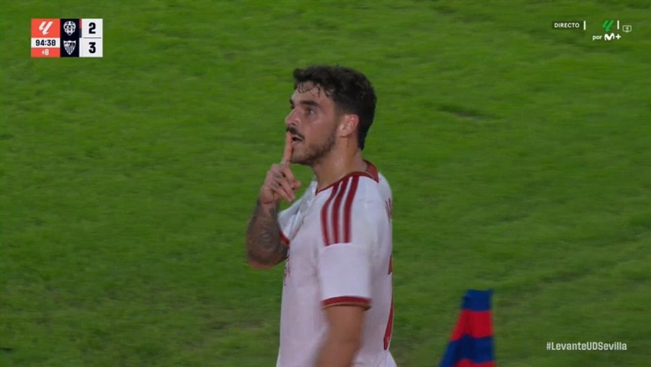 Dal trionfo al dramma: Romero del Siviglia espulso per provocazione dopo il gol nel pareggio 3-3 col Levante