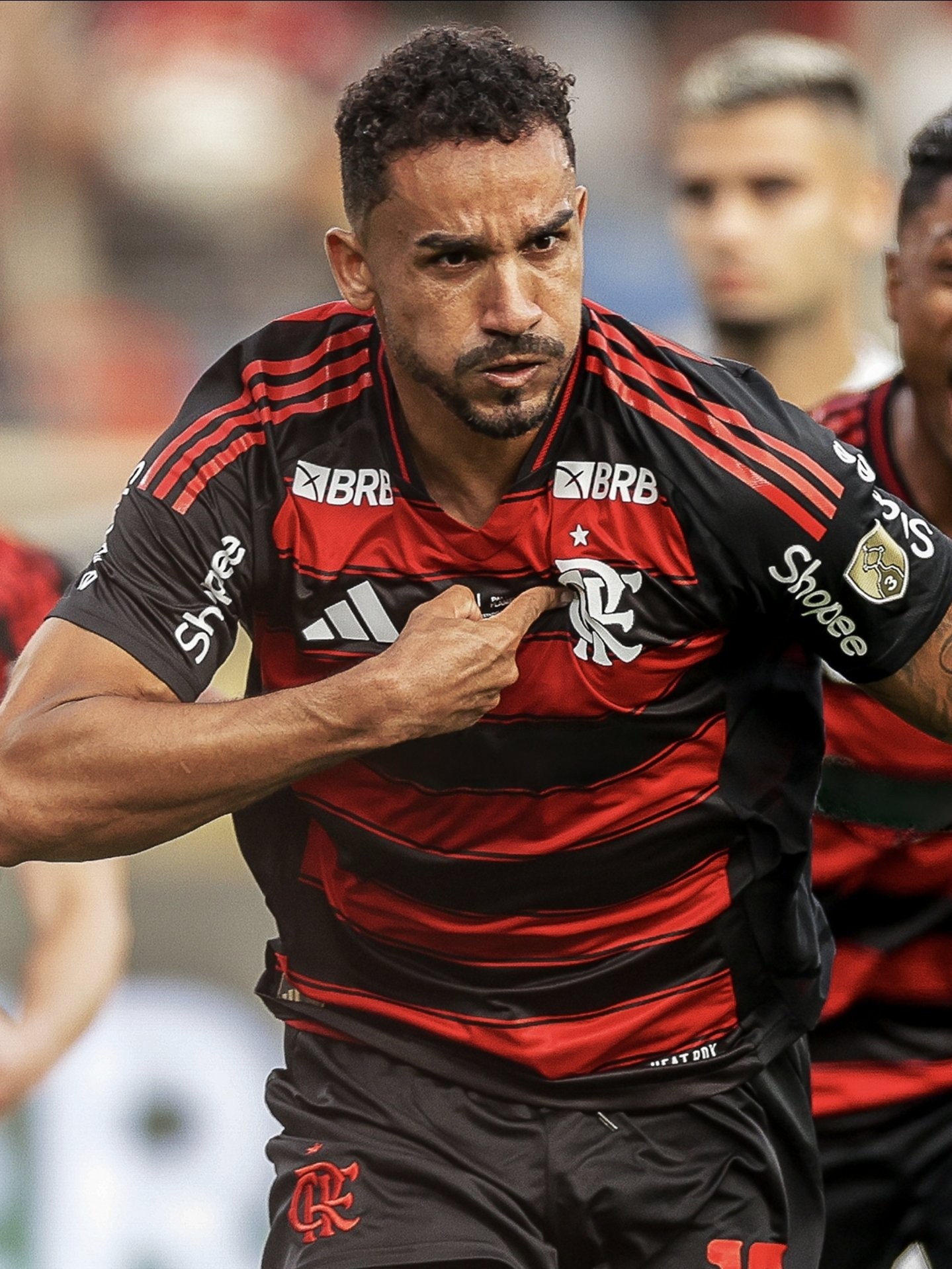 Oficial: Danilo, del Flamengo, operado con éxito tras fractura de mandíbula