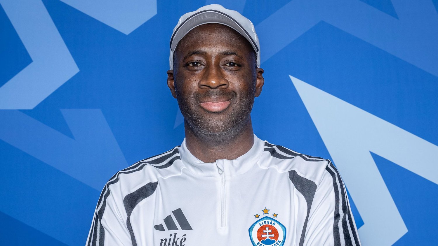 Yaya Touré: Não tive pressa em ser treinador, paixão e determinação são o mais importante para os jogadores