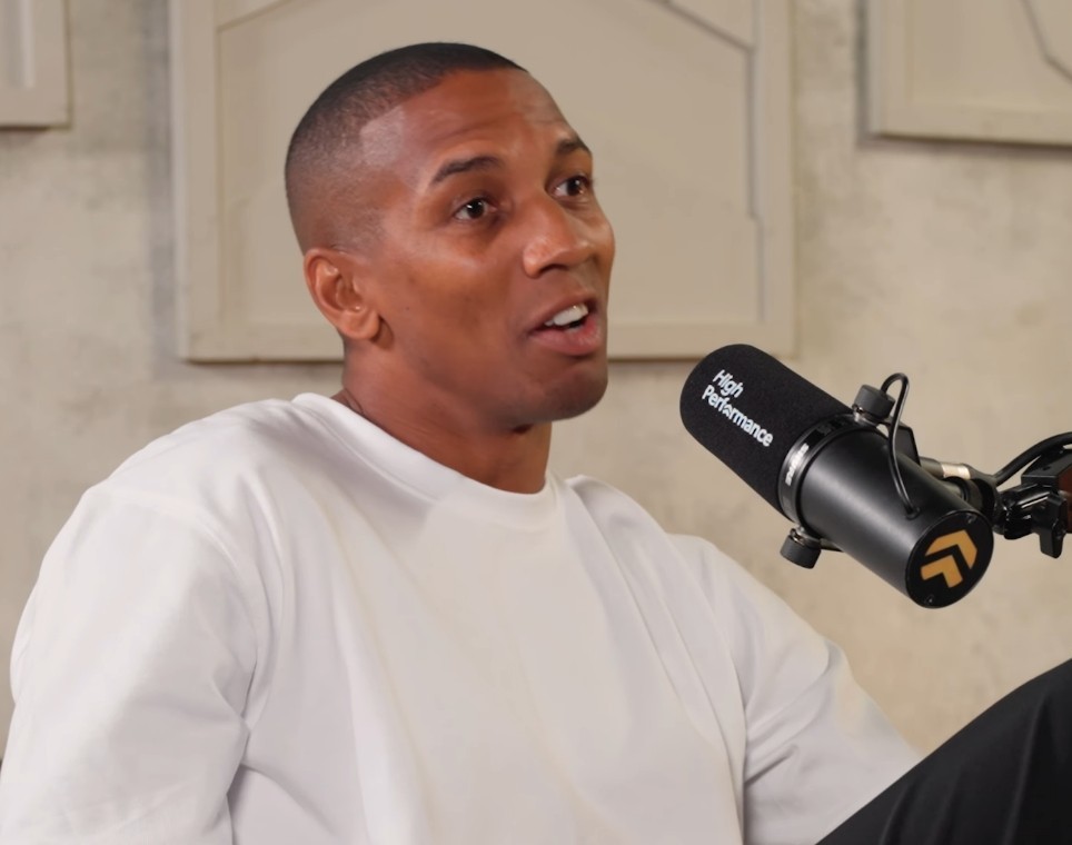 Ashley Young: Rashford should start the full match for Atlético Madrid against Manchester United; in-form Manchester City will overcome PSG