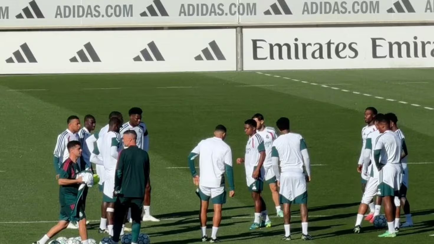 Lo que sucedió con Endrick cuando Bellingham y Mbappé llegaron los últimos en llegar al rondo