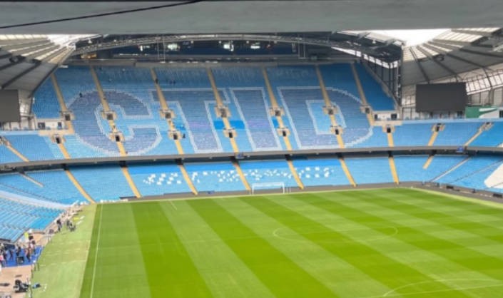 Blogueur : Man City organise un tifo "City Til I Die" à la tribune Nord de l'Etihad