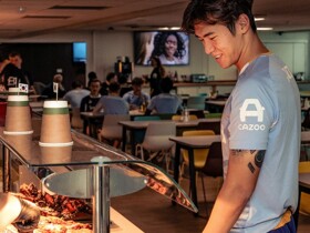 欢迎金志树归队，布伦特福德在训练基地餐厅内准备了韩式料理