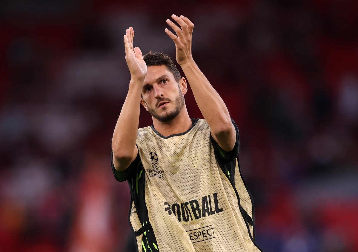 Manchester United osserva un minuto di silenzio per la morte della madre di Koke