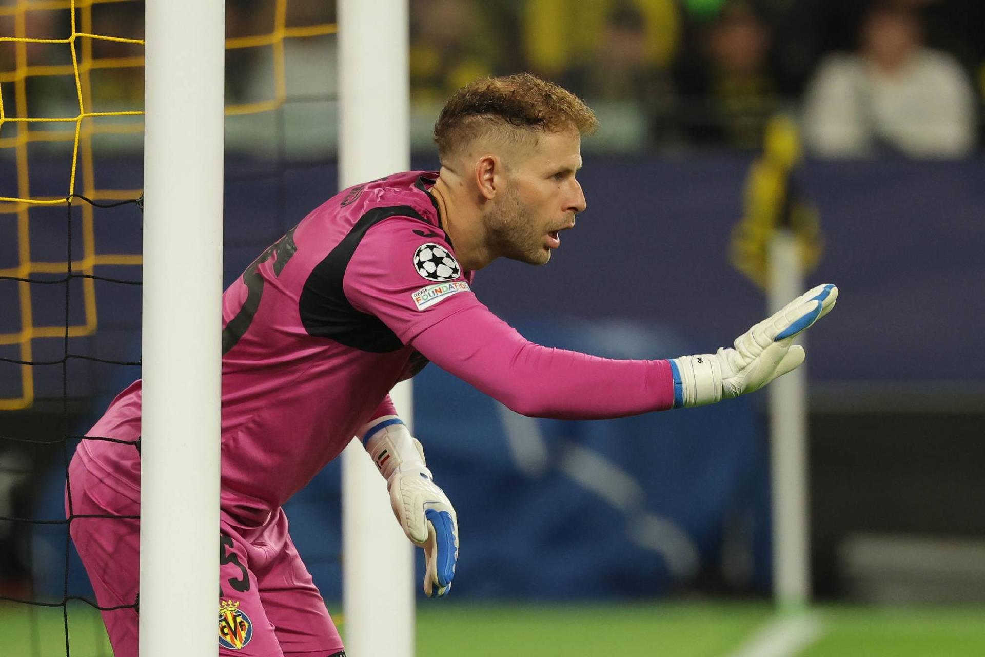 Marca: Goleiro do Villarreal Gulácsi sofre assalto à mão armada e fica fora do jogo contra o Napoli