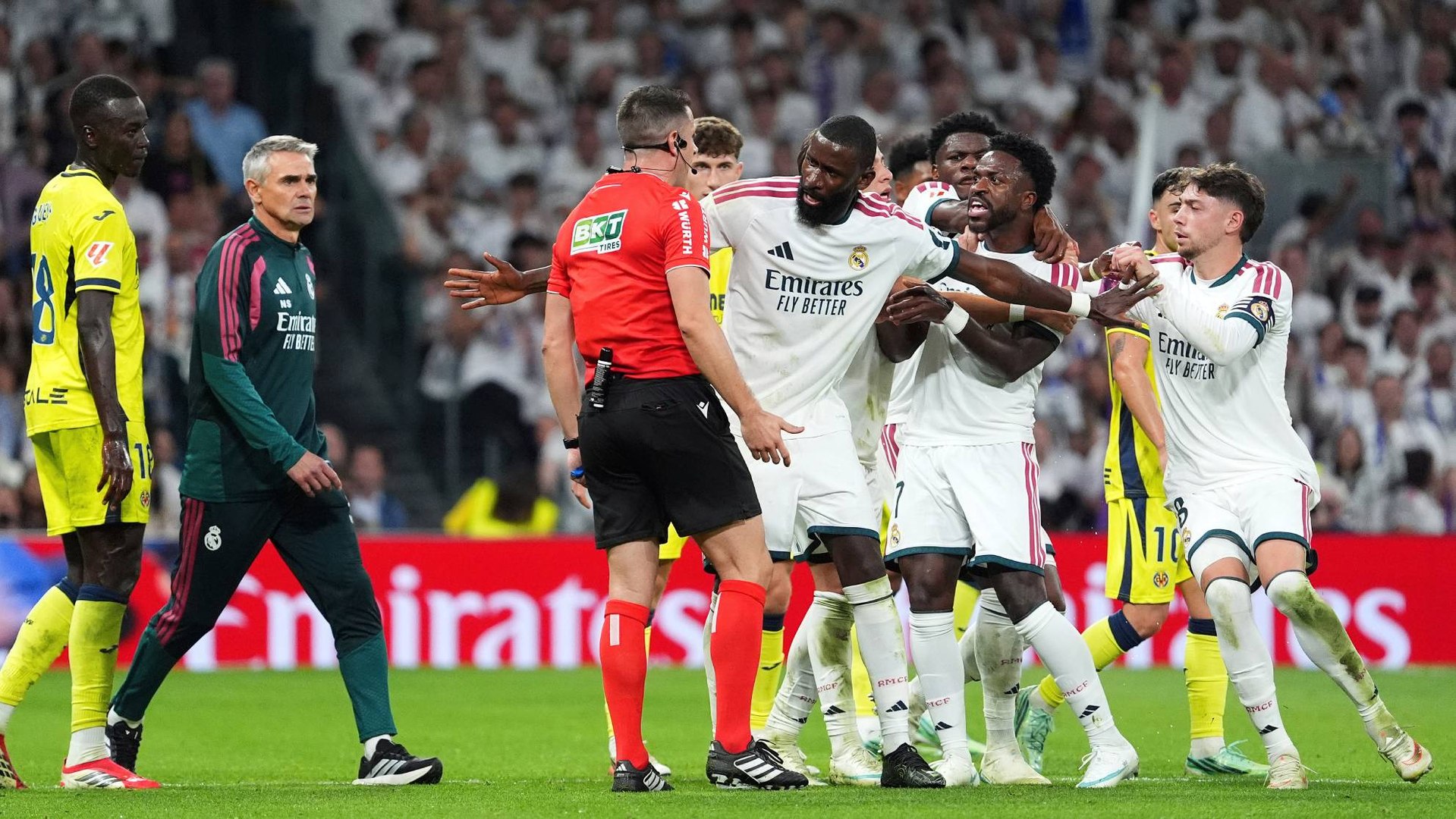 Marca: CTA kommentierte umstrittene Schiedsrichterentscheidung bei Real Madrid gegen Villarreal nicht – Vinicius' Sperre wird Mittwoch bekannt gegeben