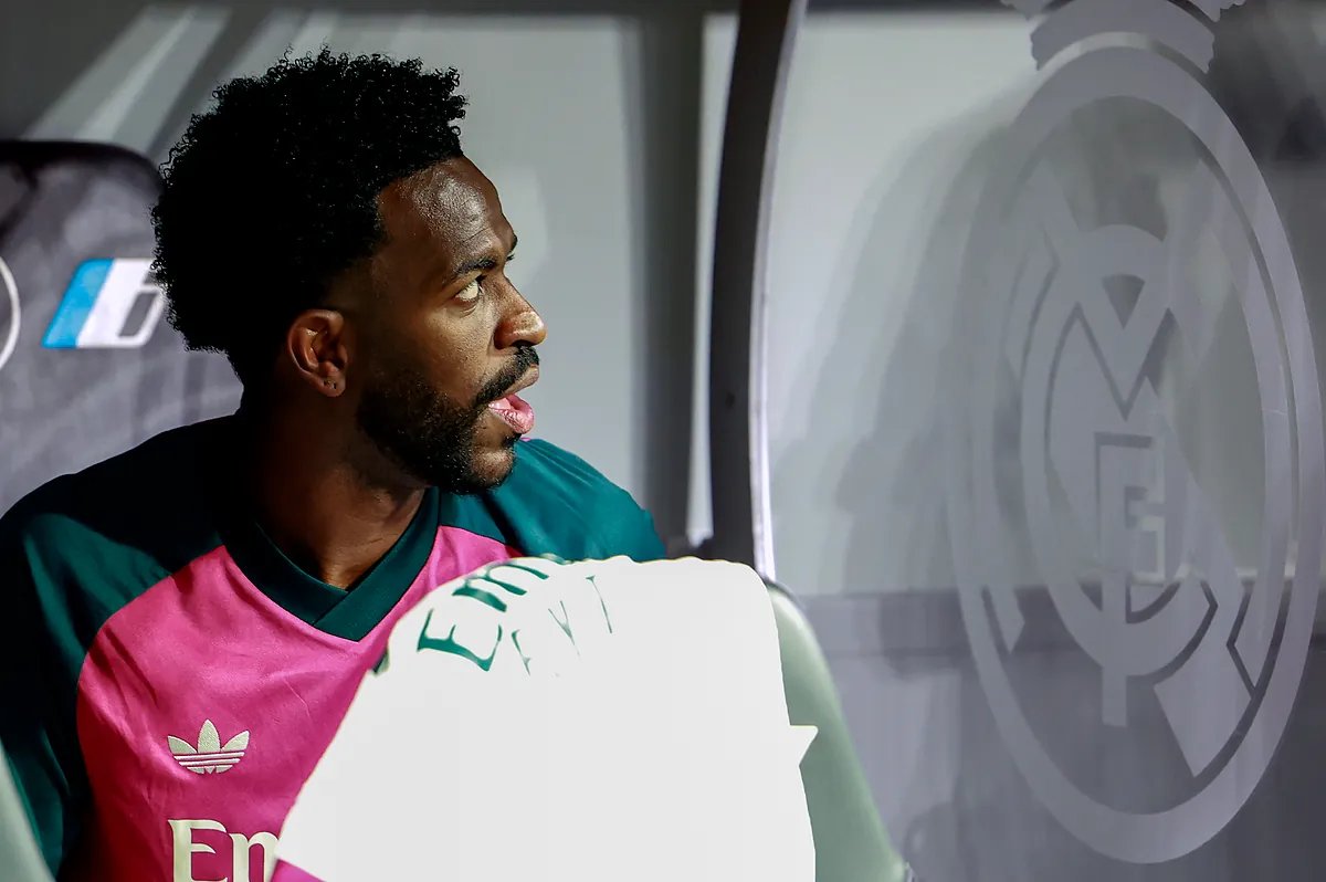 Spanish Media - Mourinho Urges Vinicius Jr to Change Habits to Regain Best Form