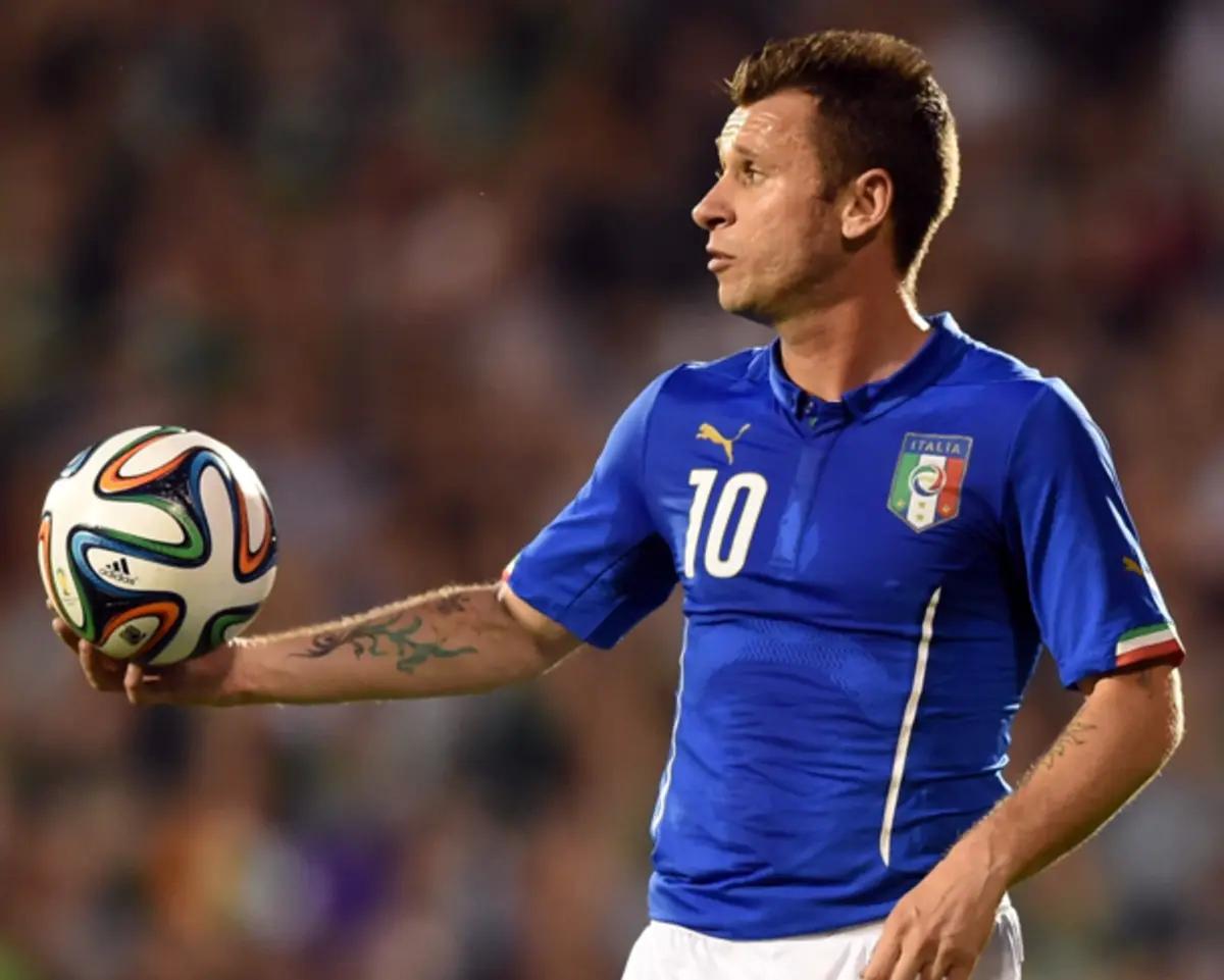 Cassano: Messi joga em outro nível, nunca houve alguém como ele na história do futebol