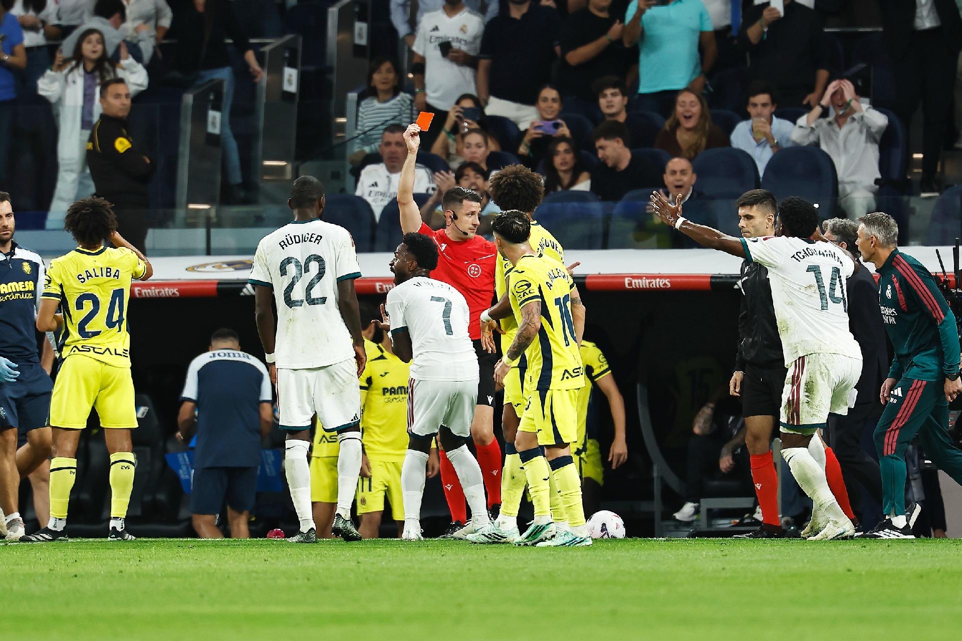 Offiziell: Real Madrids Beschwerde gegen Vinicius' Rote Karte wegen angeblichen Haarziehens wurde mangels Beweisen abgewiesen