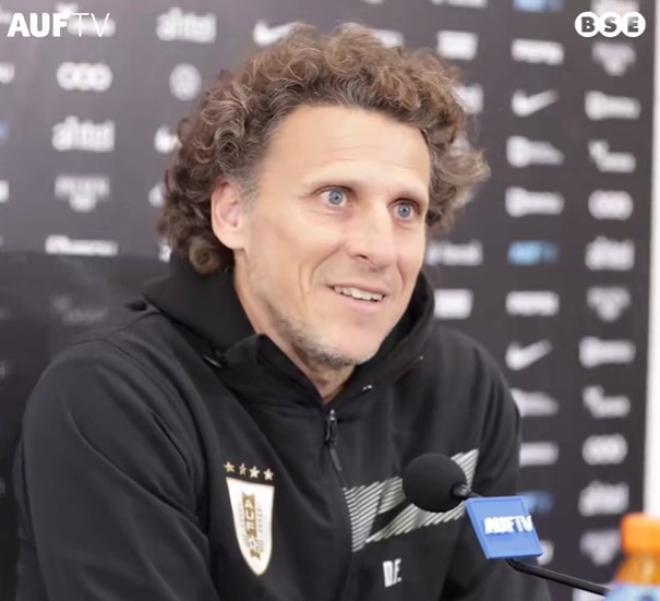 Forlán lobt Sieg gegen starkes Südkorea; Uruguays Spiel so flüssig wie lange nicht
